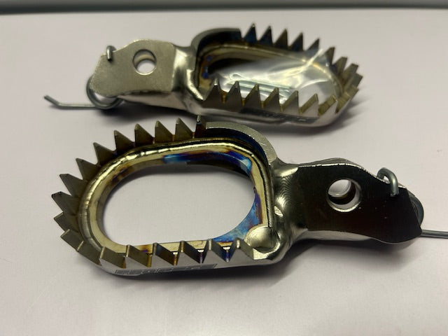 Titan Fussrasten / Footpegs